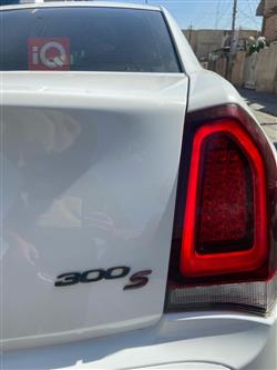 کرایسلەر 300